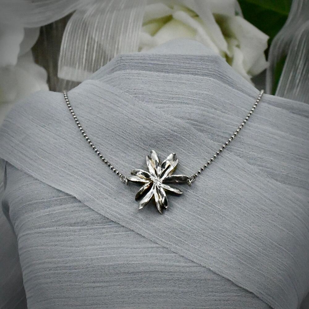 Vintage JB 925 Sterling Silver Star Flower Pendant Necklace 8.16g
